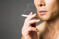 PICK UP　タバコと歯周病の関連性
